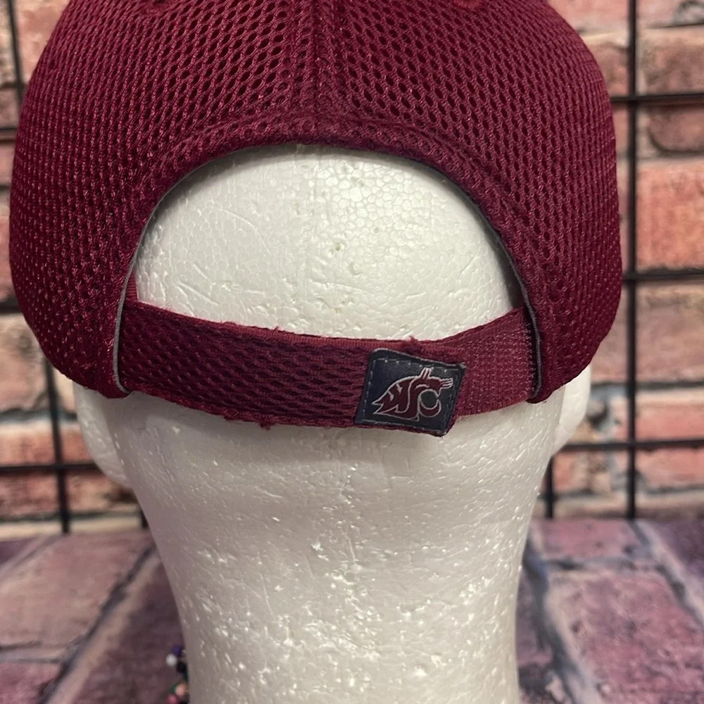 Russell Cougars SnapBack adjustable size men’s hat
